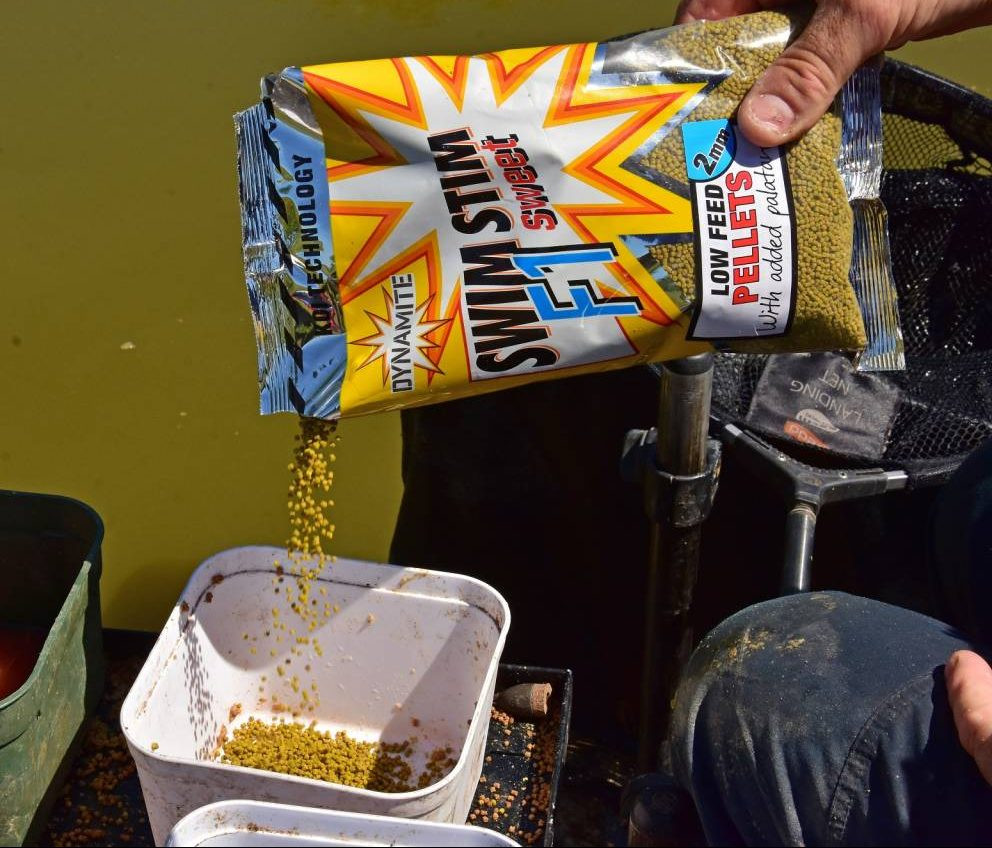 Dynamite Baits Swim Stim Sweet F1 900g 4mm pellet