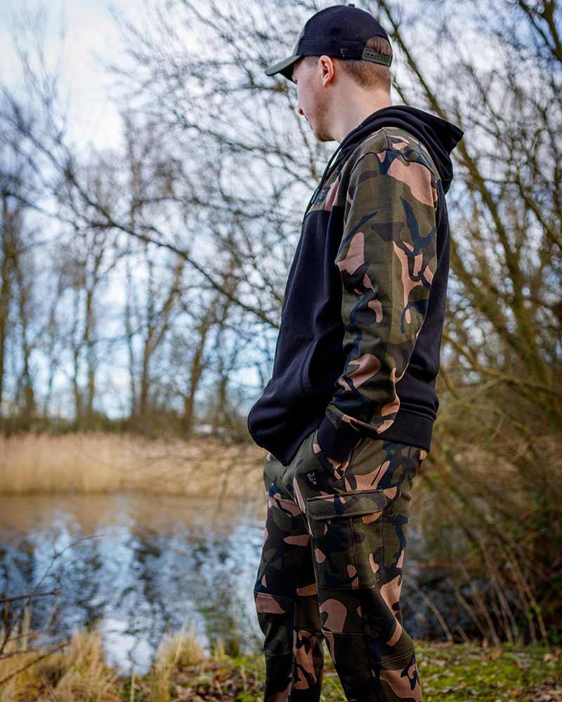 Fox LW Black Camo Split Zip Hoody r.L bluza
