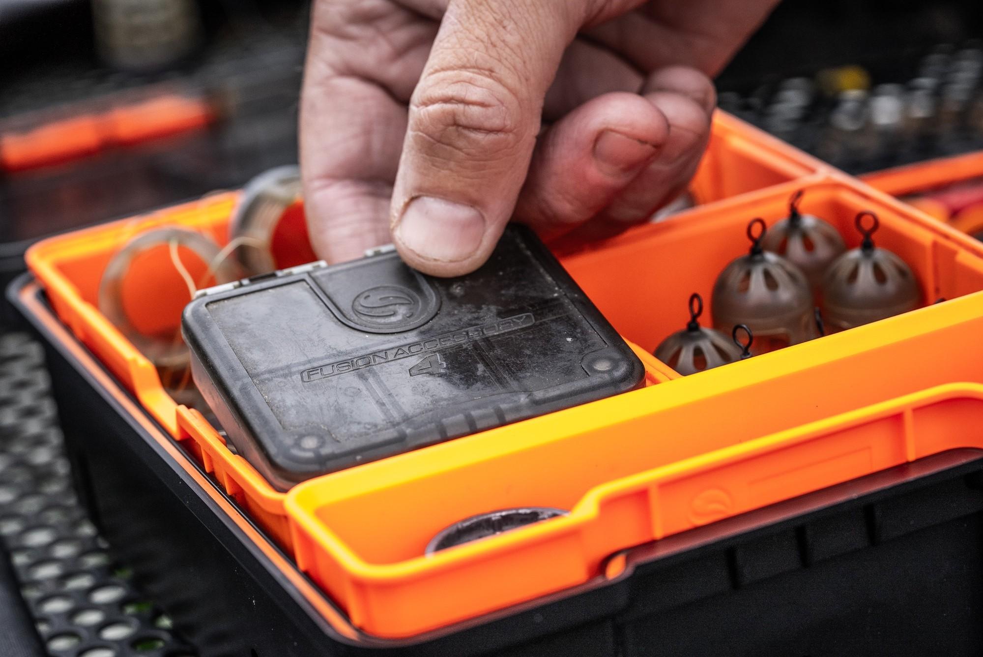 Guru Compact Fusion Feeder Box organizer