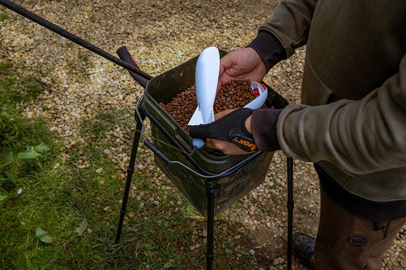 Spomb Single Bucket Stand Kit statyw do nęcenia