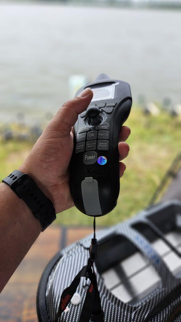 Boatman Vulcan Basic Carbon łódka zanętowa